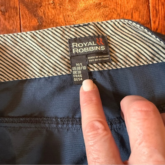 Royal Robbins Convoy Utility 10" Inseam Shorts Size 38 - Picture 4 of 7